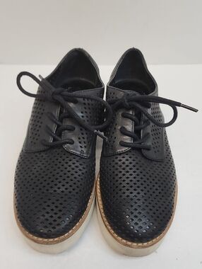 Vince Camuto Black Perforated Leather Oxford Platform Shoes Size 5
